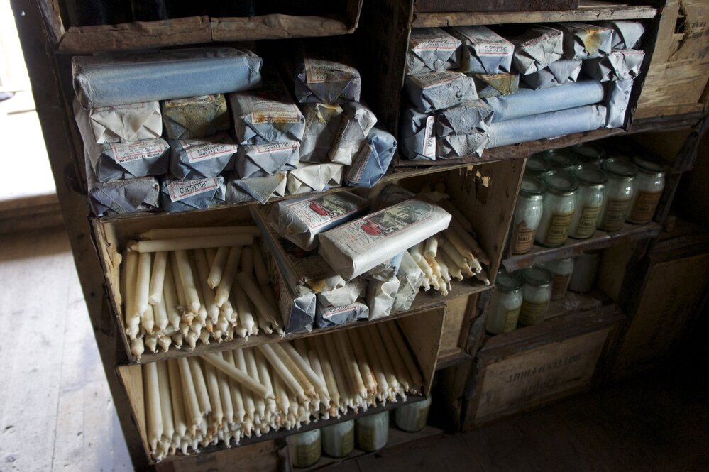 2012 Shackleton's 'Nimrod' hut, interior, candle storage