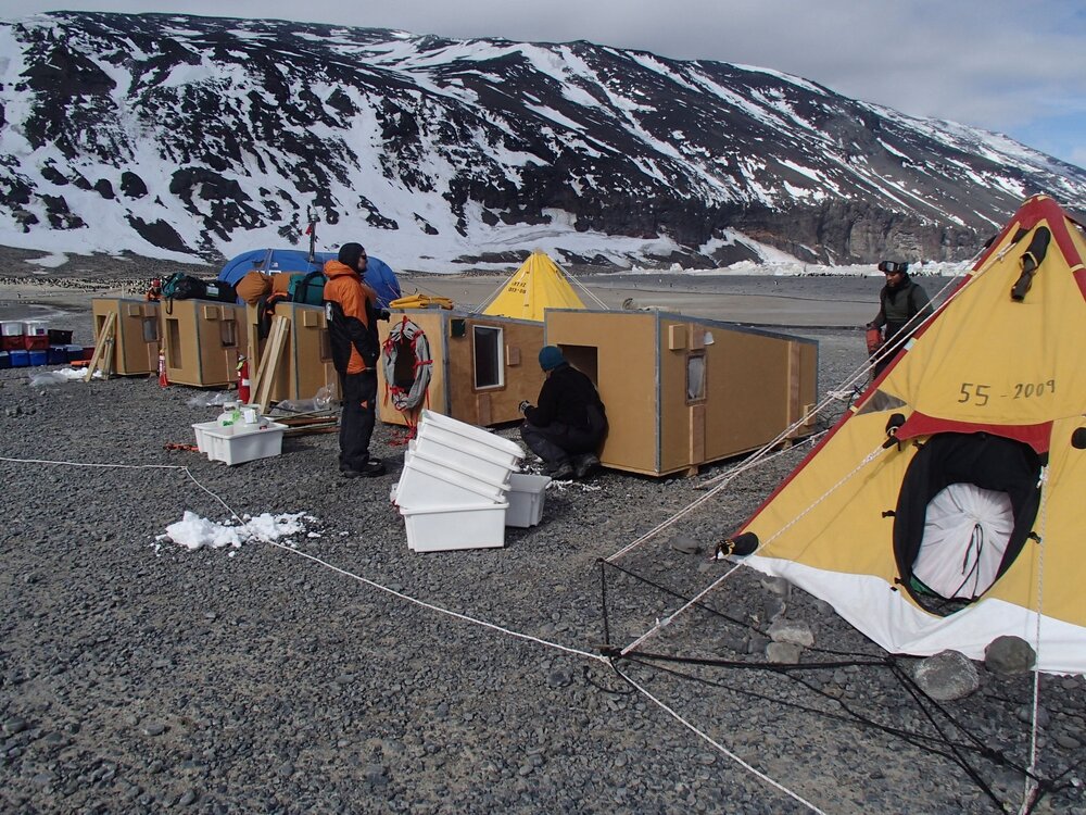 2015-16 Getting Polar Pods ready for transport (001)
