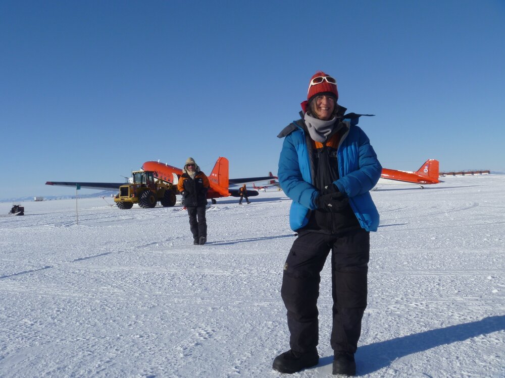 2015-16 Lizzie Meek at airfield