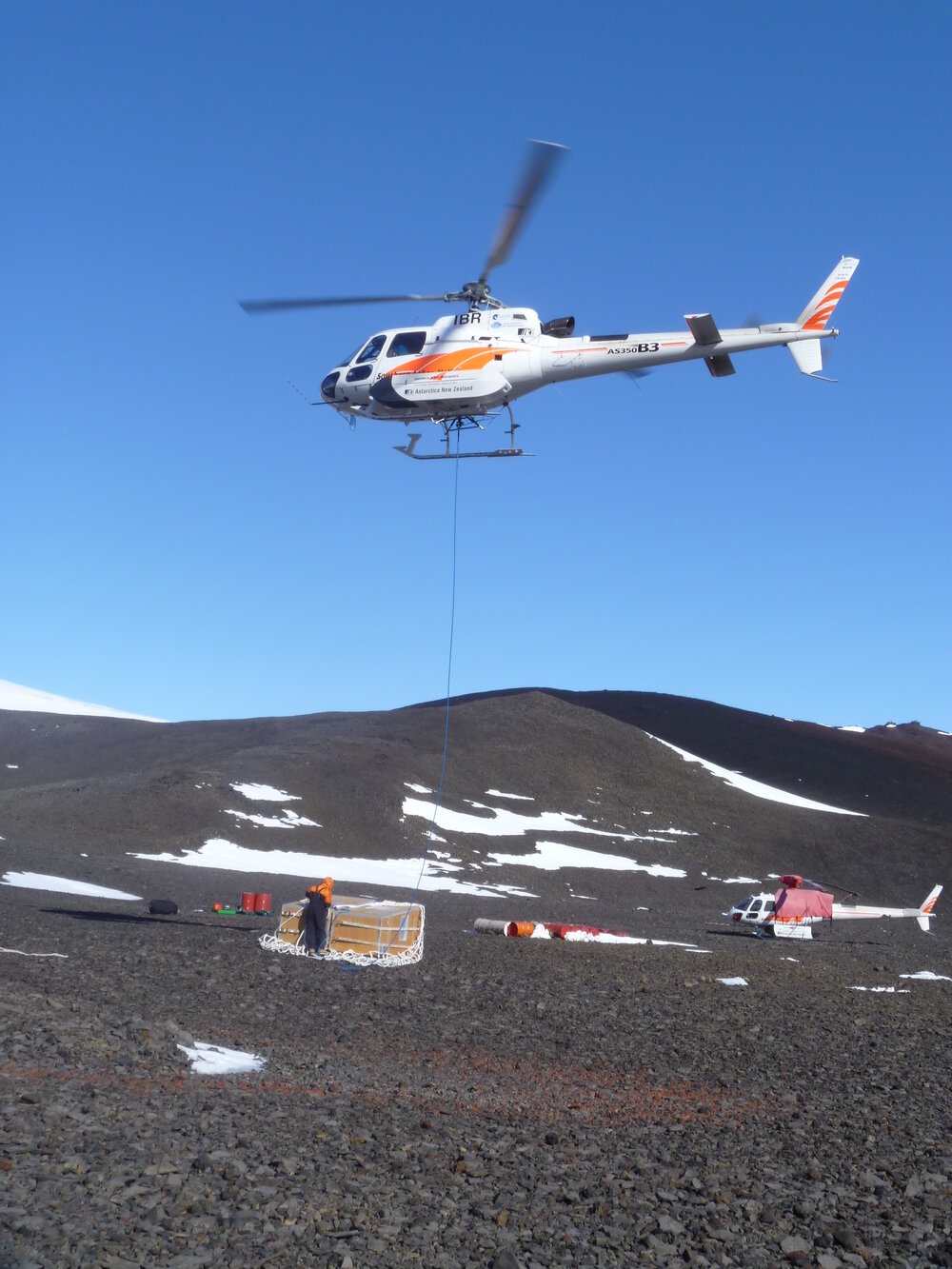 2015-16 Helicopter picking up gear