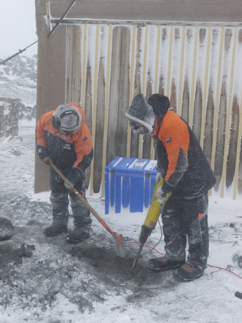 2010-11 K170 team working at Cape Royds