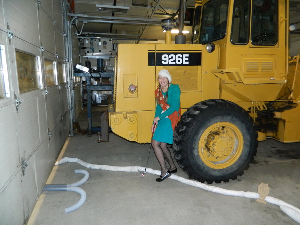 2012 AHT's Susanne Grieve playing mini golf at Scott Base