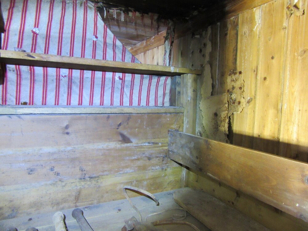 2015-16 Location image - Colbeck's bunk, Borchgrevink's hut (003)