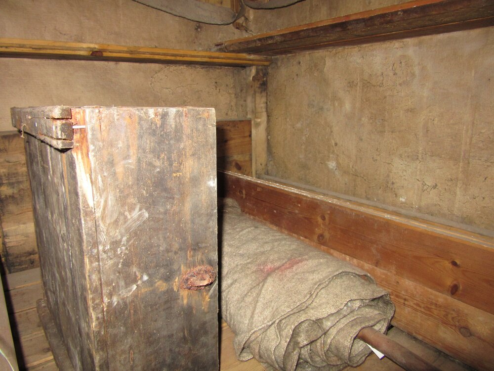 2015-16 Location image - Ellifsen's bunk, Borchgrevink's hut (0001)