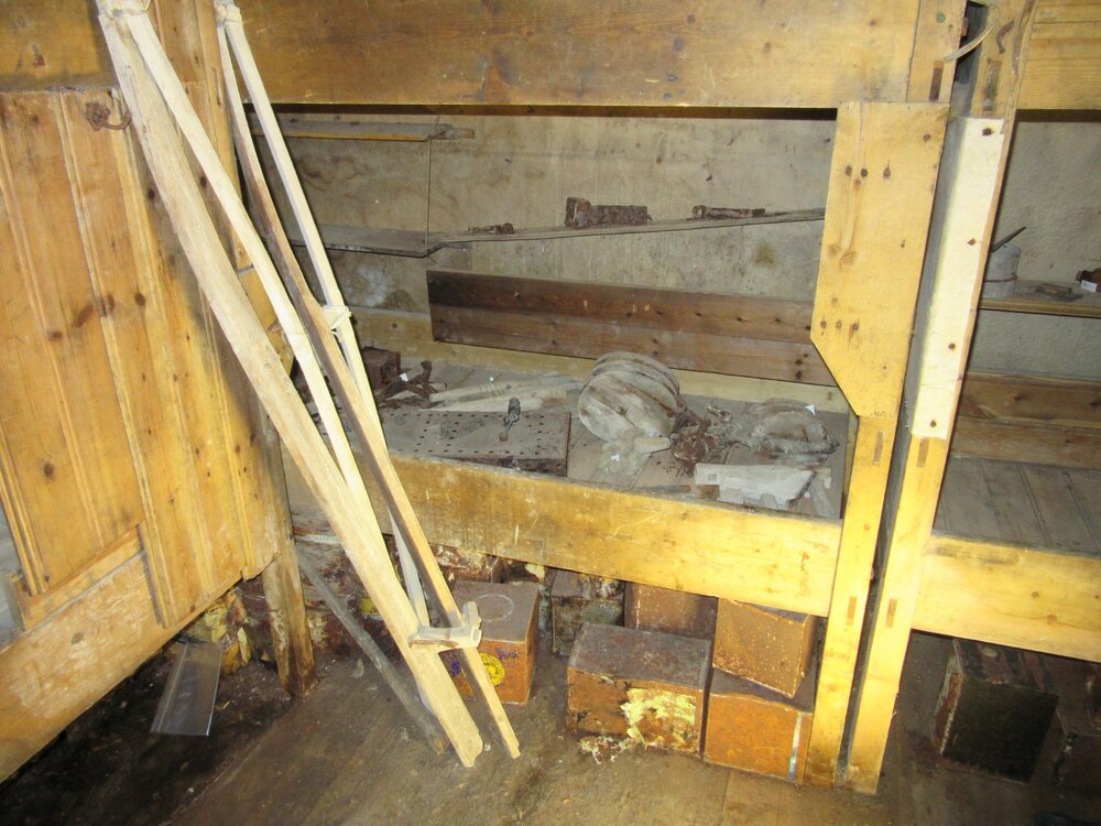 2015-16 Location image - Ellifsen and Evans's bunks, Borchgrevink's hut (002)