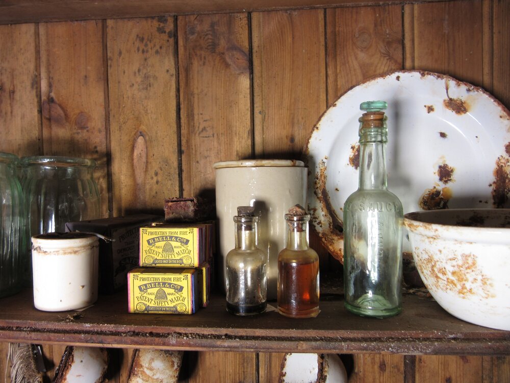 2015-16 Location image - Galley, Borchgrevink's hut (025)