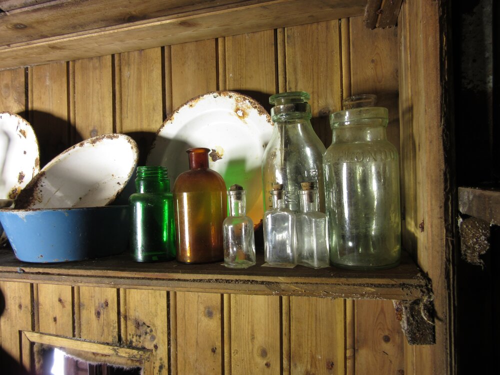 2015-16 Location image - Galley, Borchgrevink's hut (030)