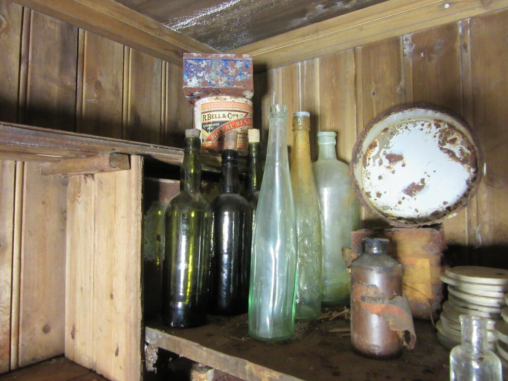 2015-16 Location image - Galley, Borchgrevink's hut (068)