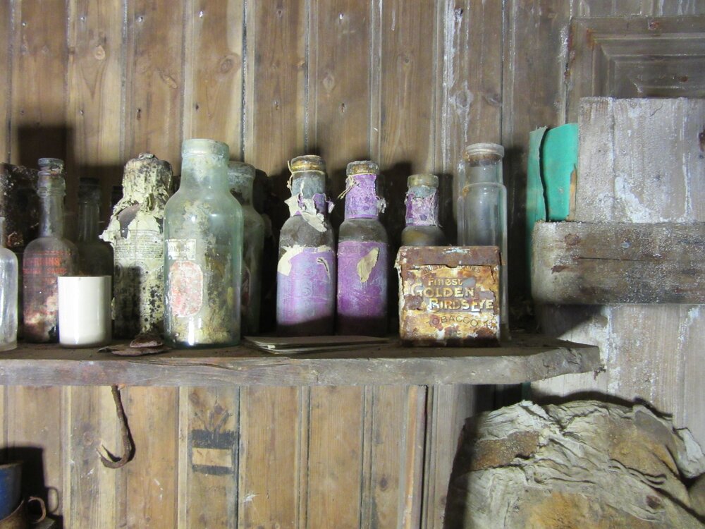 2015-16 Location image - Galley, Borchgrevink's hut (074)