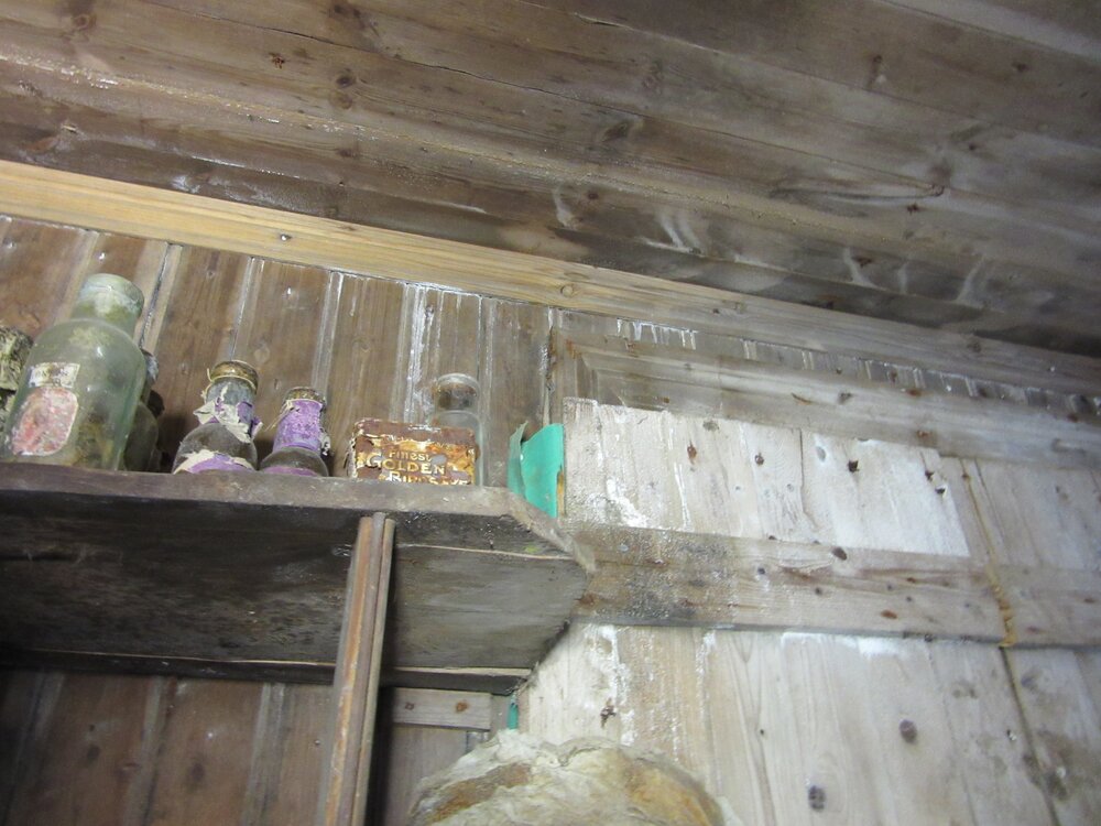 2015-16 Location image - Galley, Borchgrevink's hut (082)
