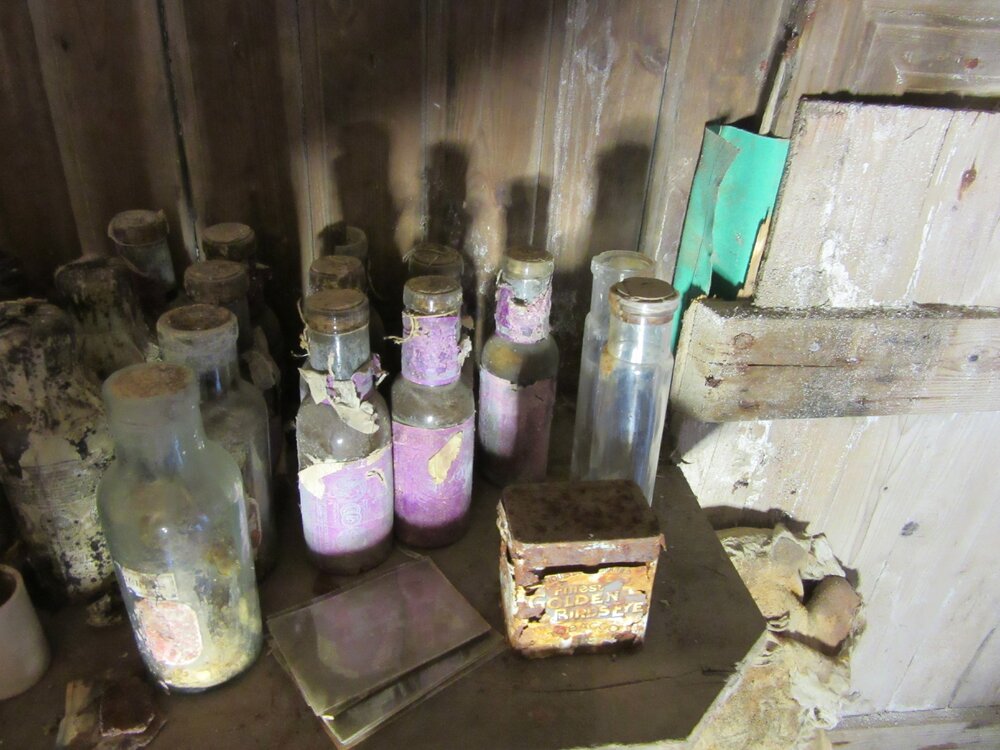 2015-16 Location image - Galley, Borchgrevink's hut (087)
