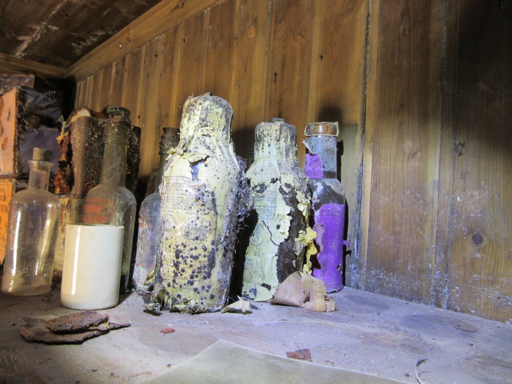 2015-16 Location image - Galley, Borchgrevink's hut (089)