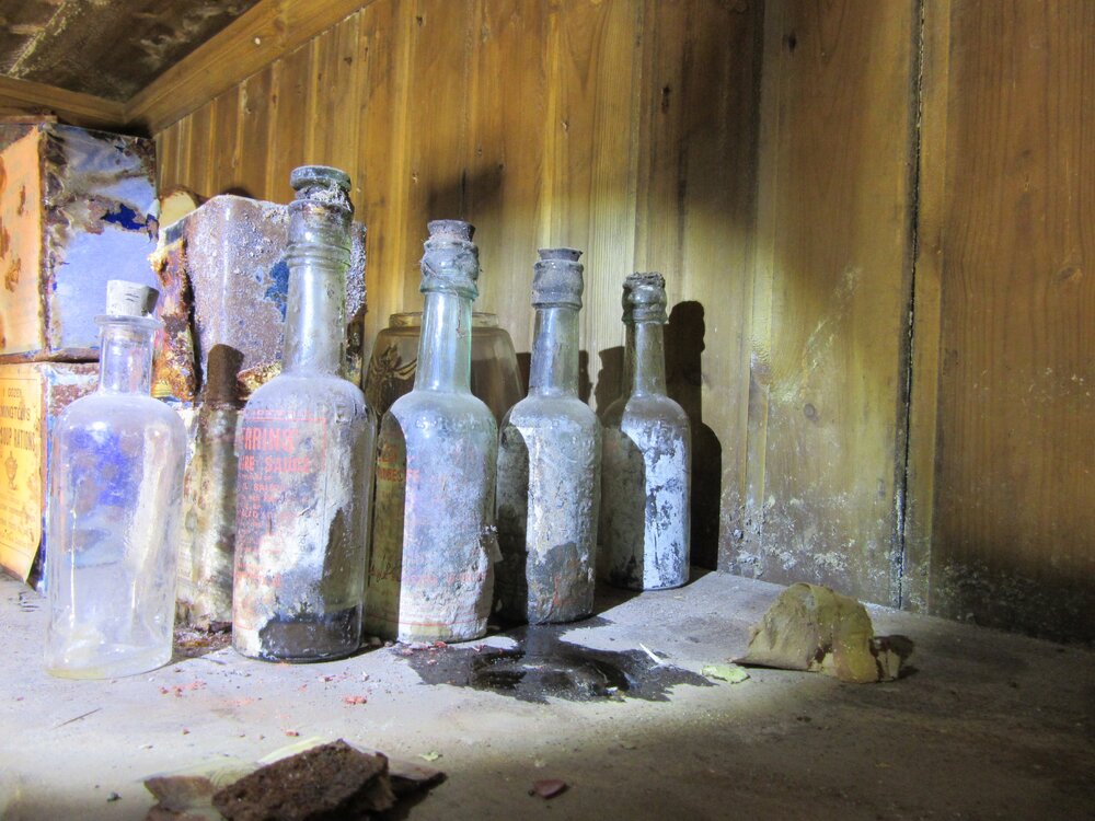 2015-16 Location image - Galley, Borchgrevink's hut (090)
