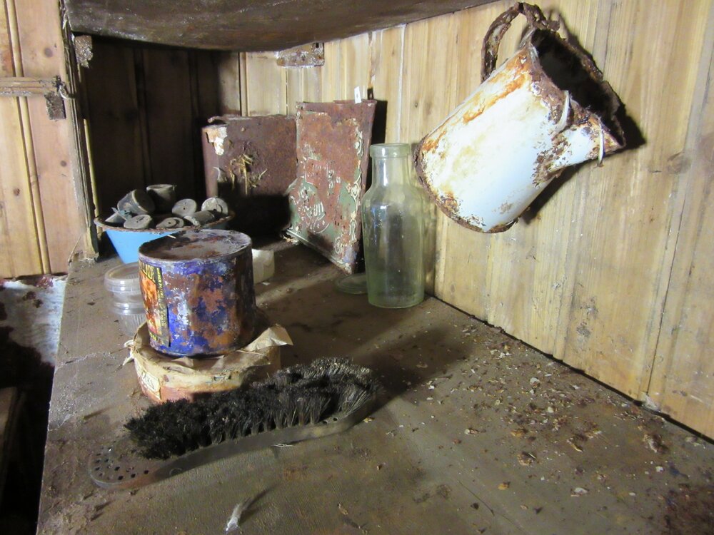 2015-16 Location image - Galley, Borchgrevink's hut (116)