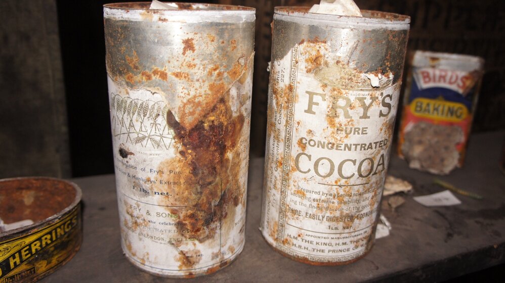 Tins on shelf, Scott's 'Discovery' hut (001)