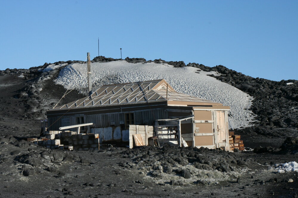 2010-11 North-West corner of Shackleton's 'Nimrod' hut, Cape Royds