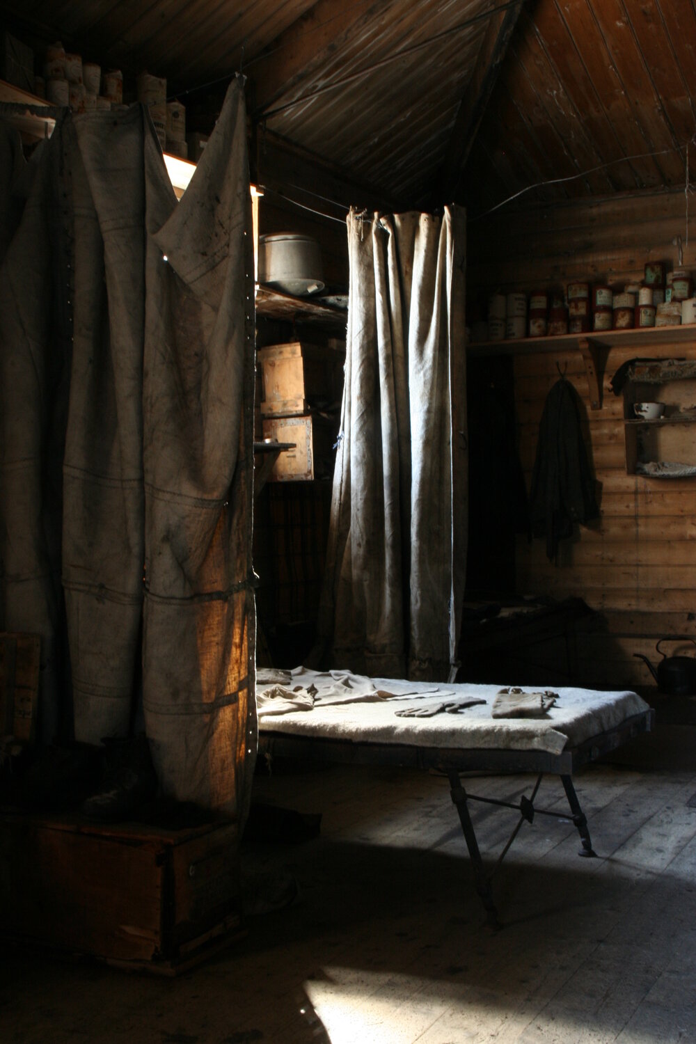 2010-11 Bunk inside Shackleton's 'Nimrod' hut, Cape Royds