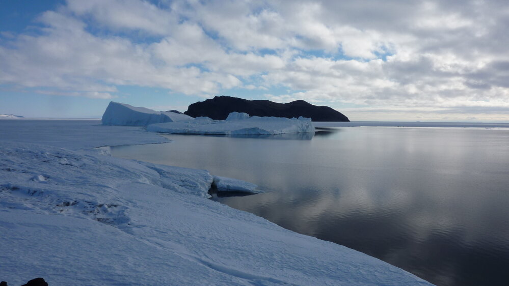 2010-11 Inaccessible Island from Cape Evans