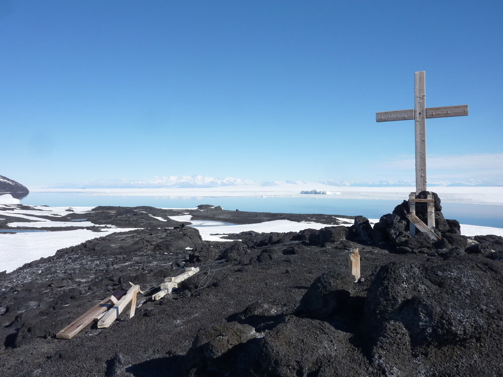 2010-11 Cross on Wind Vane Hill, Cape Evans