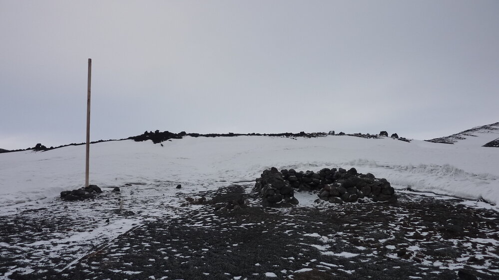 2010-11 Flag pole and stone hut, Cape Evans
