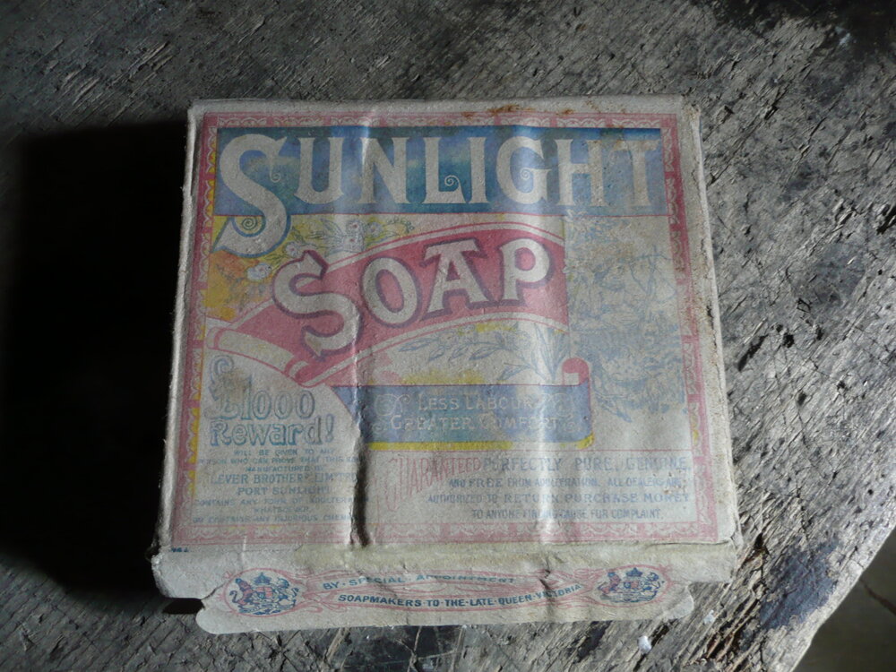 2009-10 Sunlight soap package, Scott's 'Terra Nova' hut