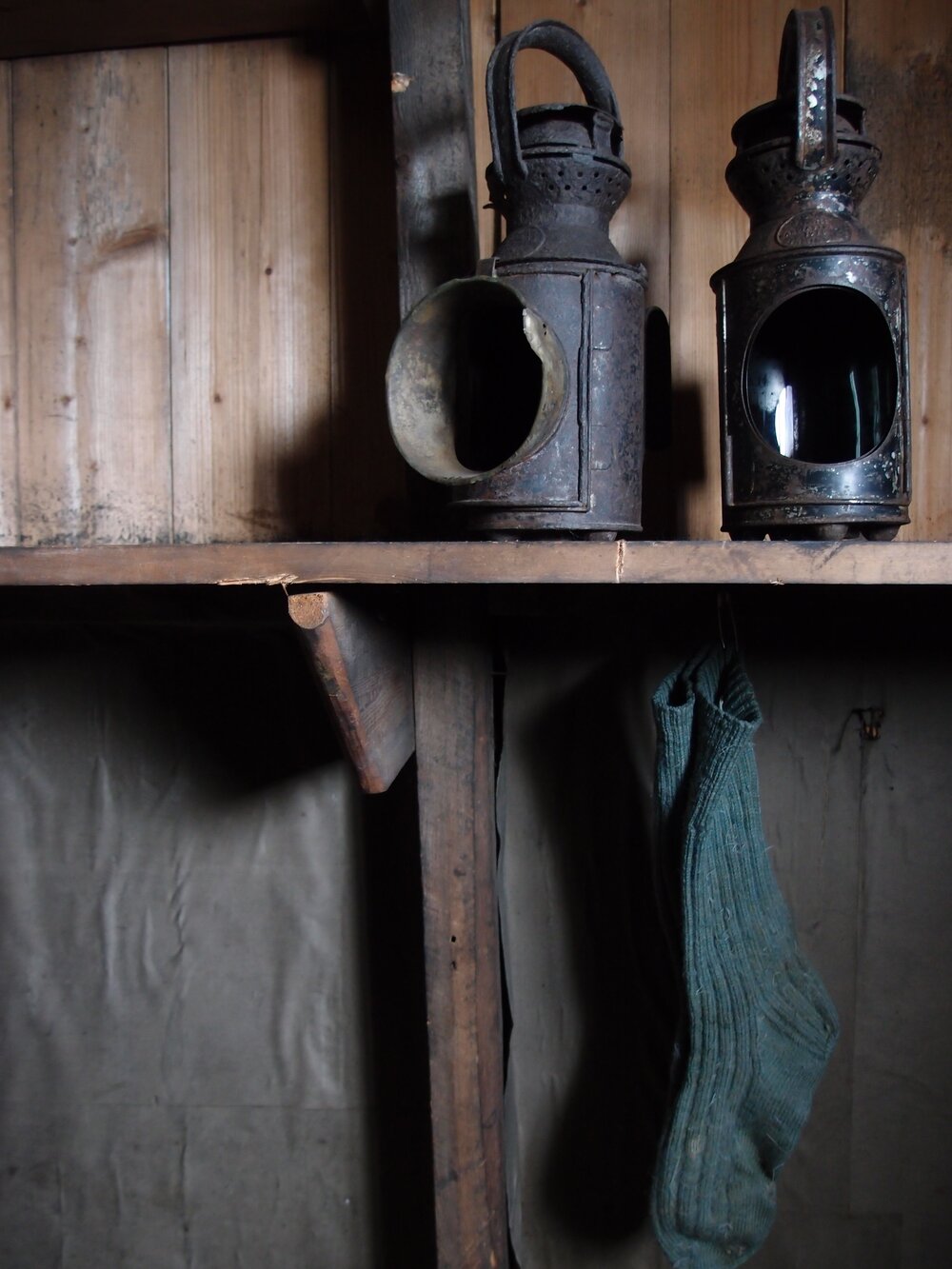 2014 Scott's 'Terra Nova' hut interior, artefacts on Scott's Cubicle shelves