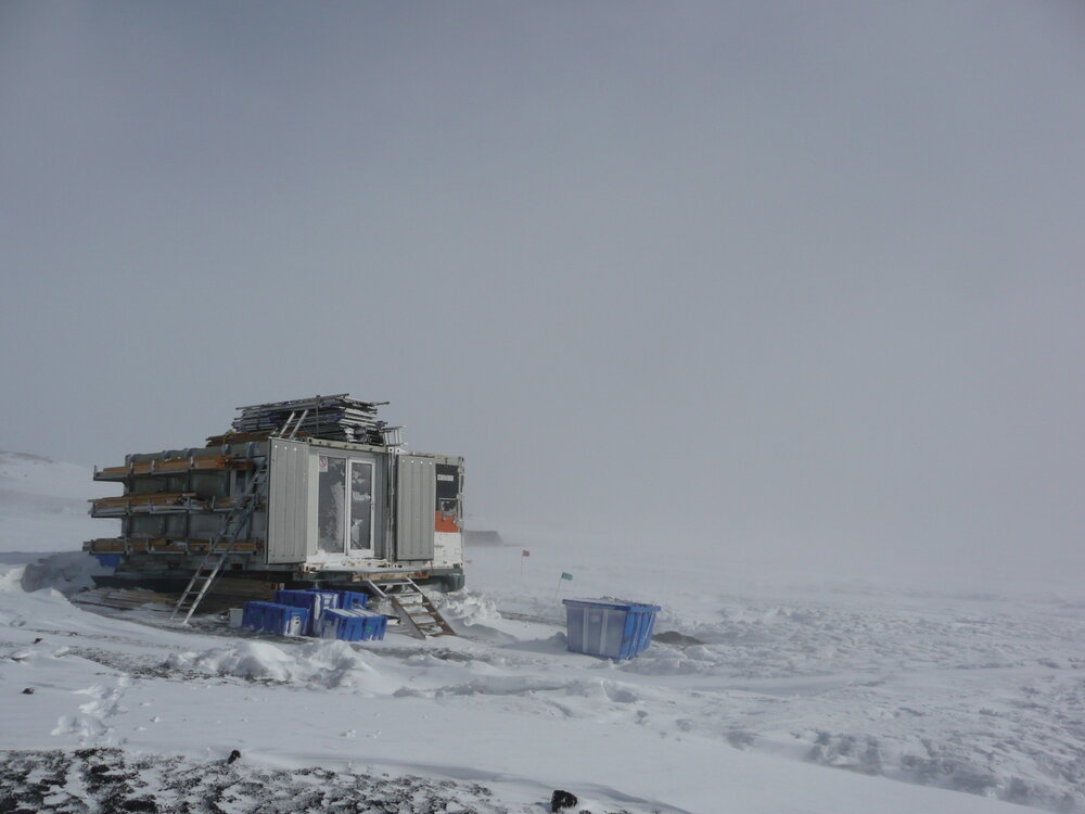Conservation labs at Cape Evans (007)