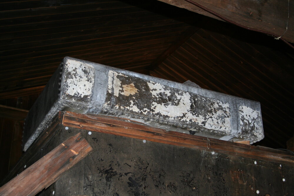 2013-14 Water tank inside Scott's 'Terra Nova' hut, Cape Evans (001)