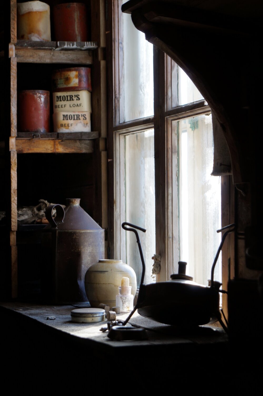 Artefacts and window, Shackleton's 'Nimrod' hut
