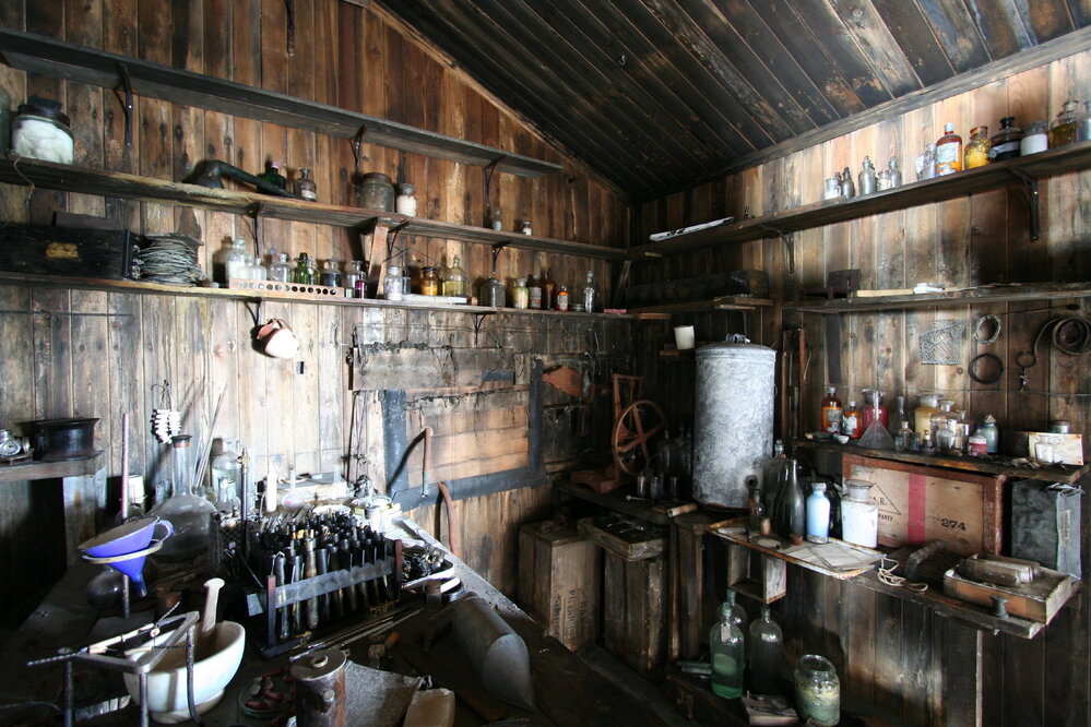 Physical Lab, Scott's 'Terra Nova' hut (001)