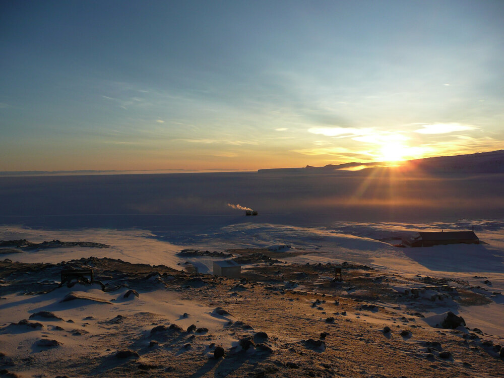Sun on horizon at Cape Evans