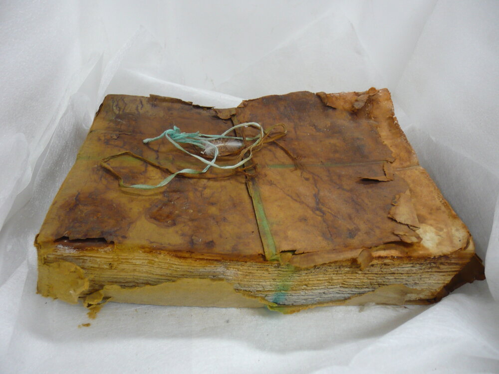 Aurora Australis ream of paper (058)