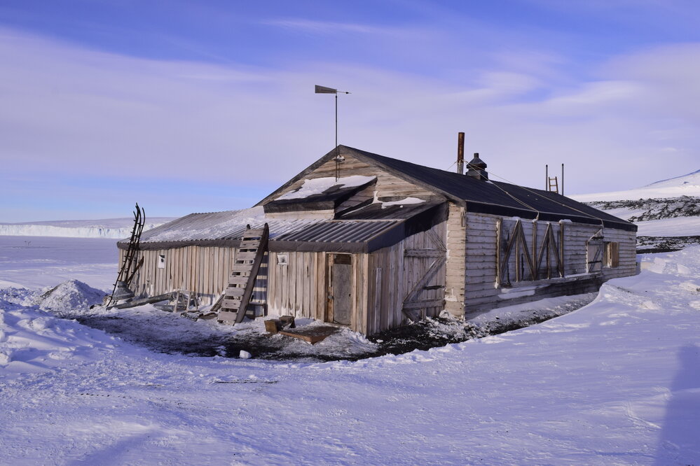 2017-18 Scott's 'Terra Nova hut, South and West elevations