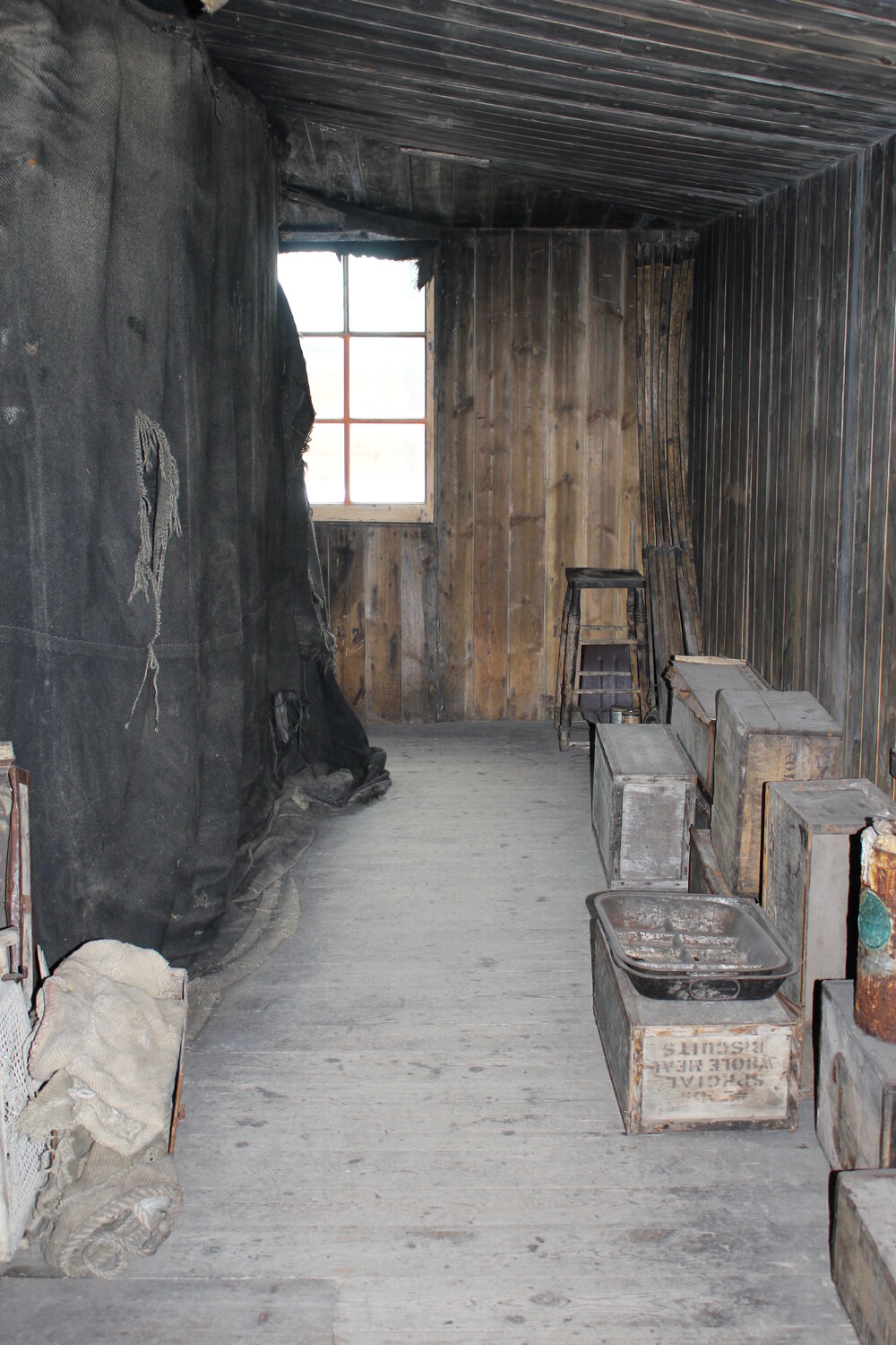 2017-18 Scott's 'Discovery' hut inspection, interior (005)