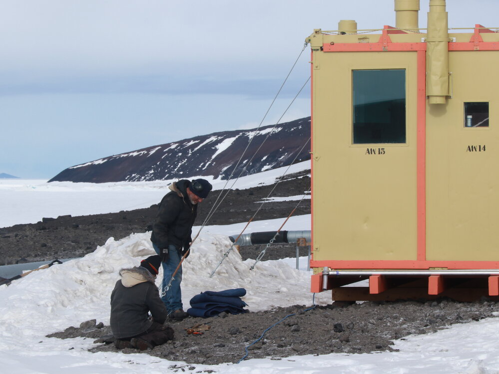 2017-18 Hillary's TAE/IGY hut, conservators at work, AHT's Al Fastier and Geoff Cooper