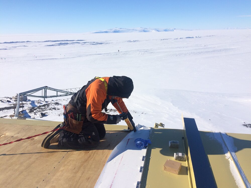 2017-18 Hillary's TAE/IGY hut, work task, Mike Burgess recladding roof