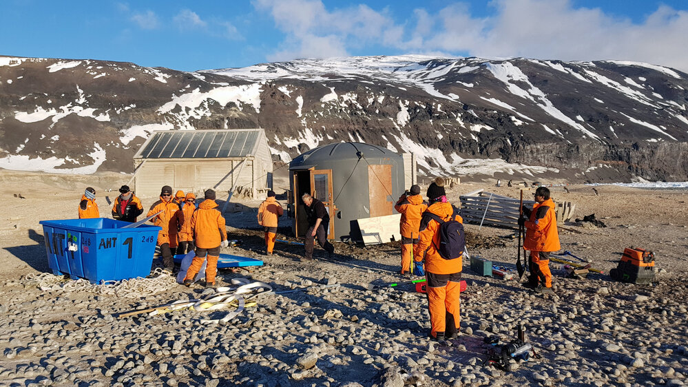 2017-18 Cape Adare carpentry workshop turk installation