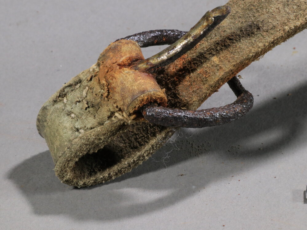 2017-18 Annual artefact monitoring programme, Cape Evans, dog collar and chain (002)