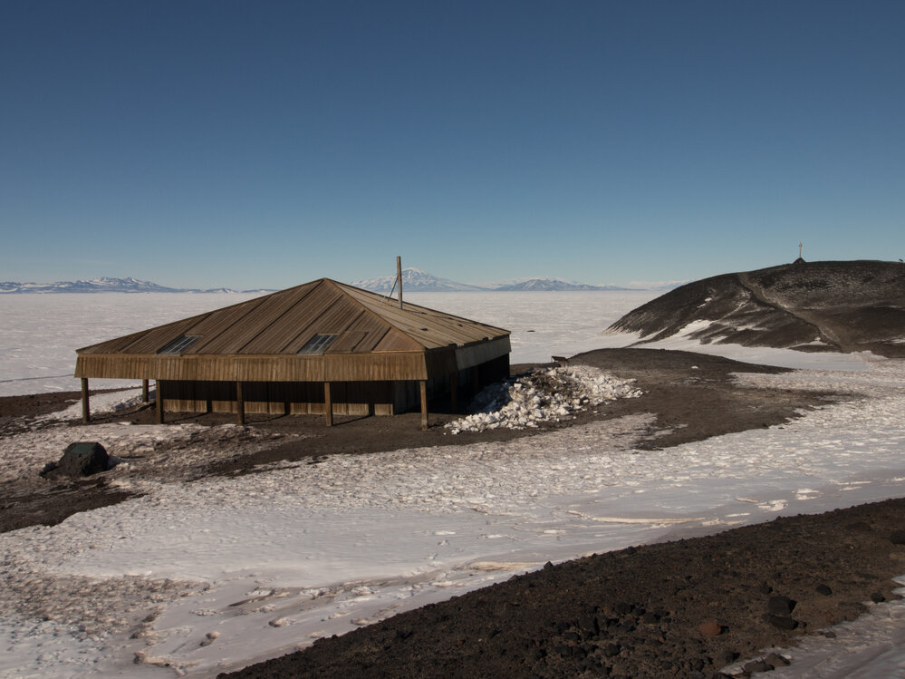 2017-18 Scott's 'Discovery' hut and Vince's Cross