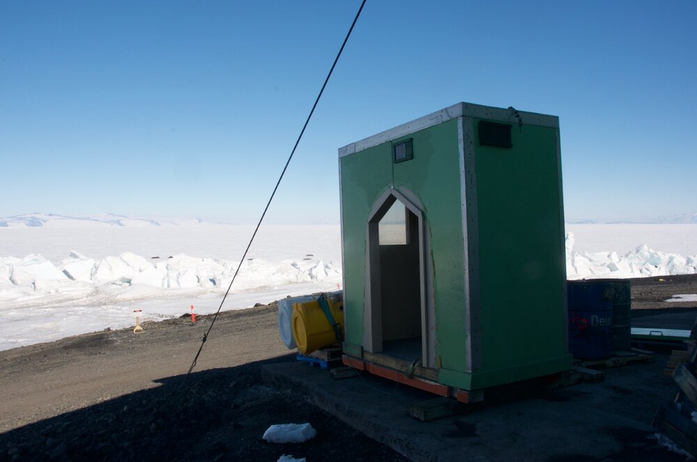 2016-17 Hillary's TAE/IGY hut, Cold Porch works, contemporary outer Cold Porch removed