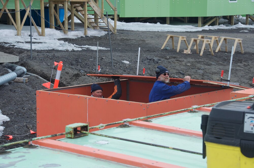 2016-17 Hillary's TAE/IGY hut, Cold Porch works, Junction Box installation