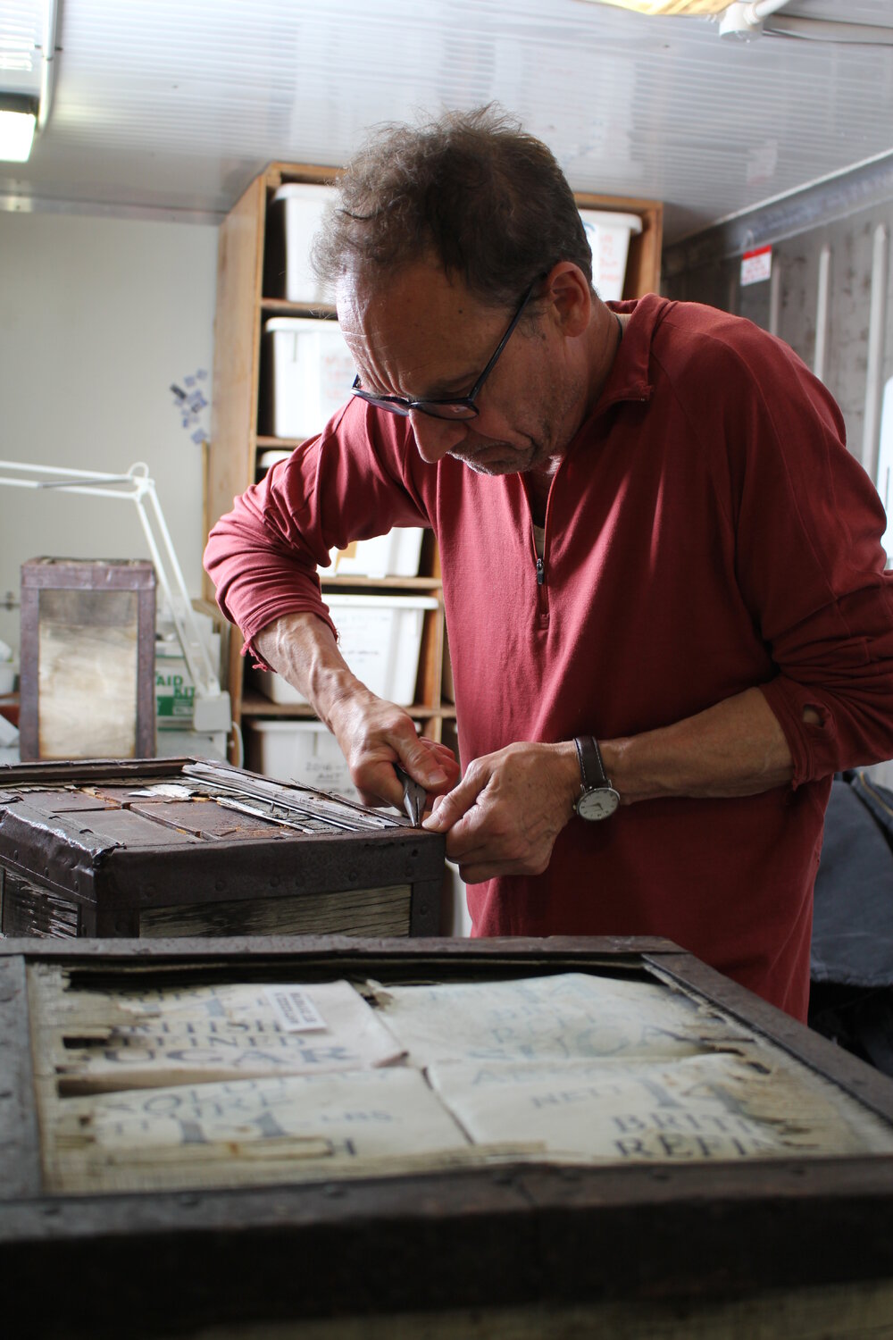 2018-19 Conservators at Work, Martin Wenzel working with a Venesta case (005)