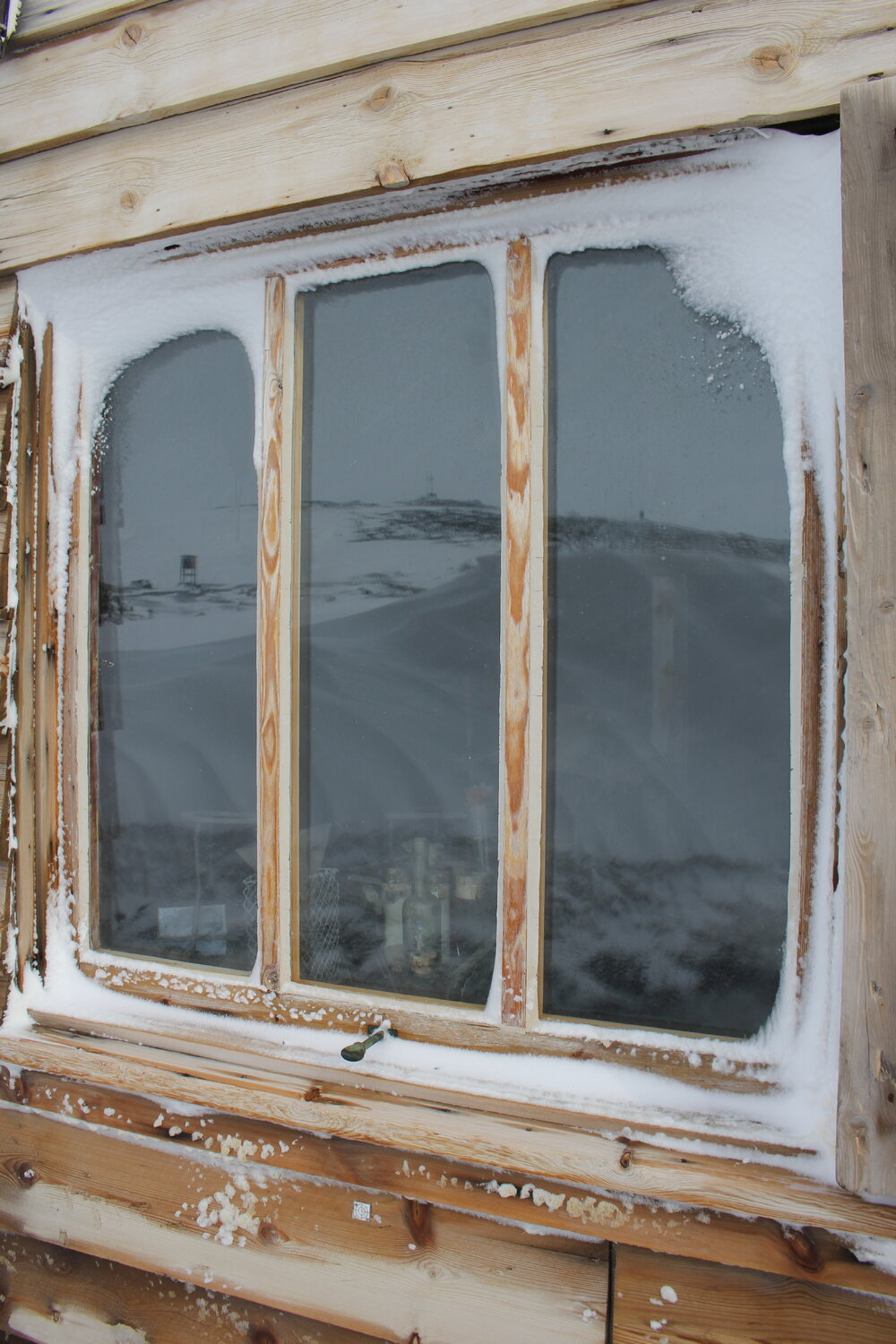 2018-19 South wall windows of Scott's 'Terra Nova' hut, Cape Evans (001)