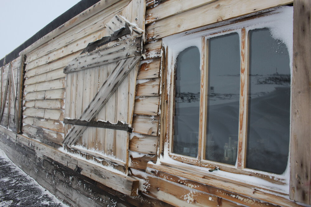 2018-19 South wall windows of Scott's 'Terra Nova' hut, Cape Evans (003)