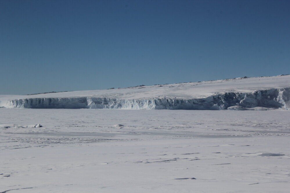 2018-19 Panorama of Barne Glacier and Mount Erebus, Cape Evans (002)