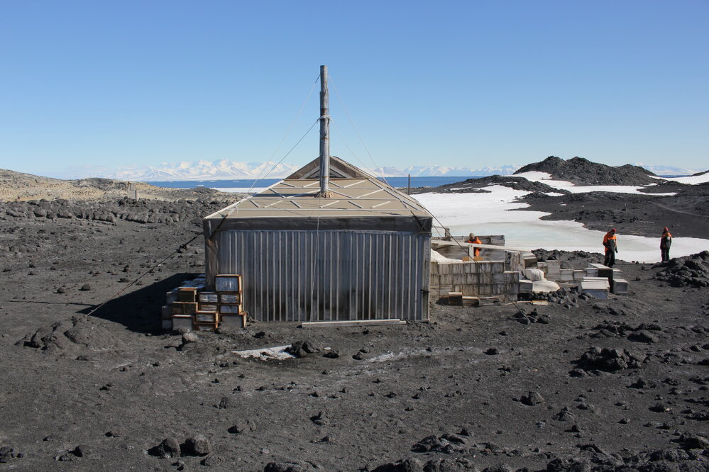 2018-19 Shackleton's 'Nimrod' hut, Cape Royds (002)