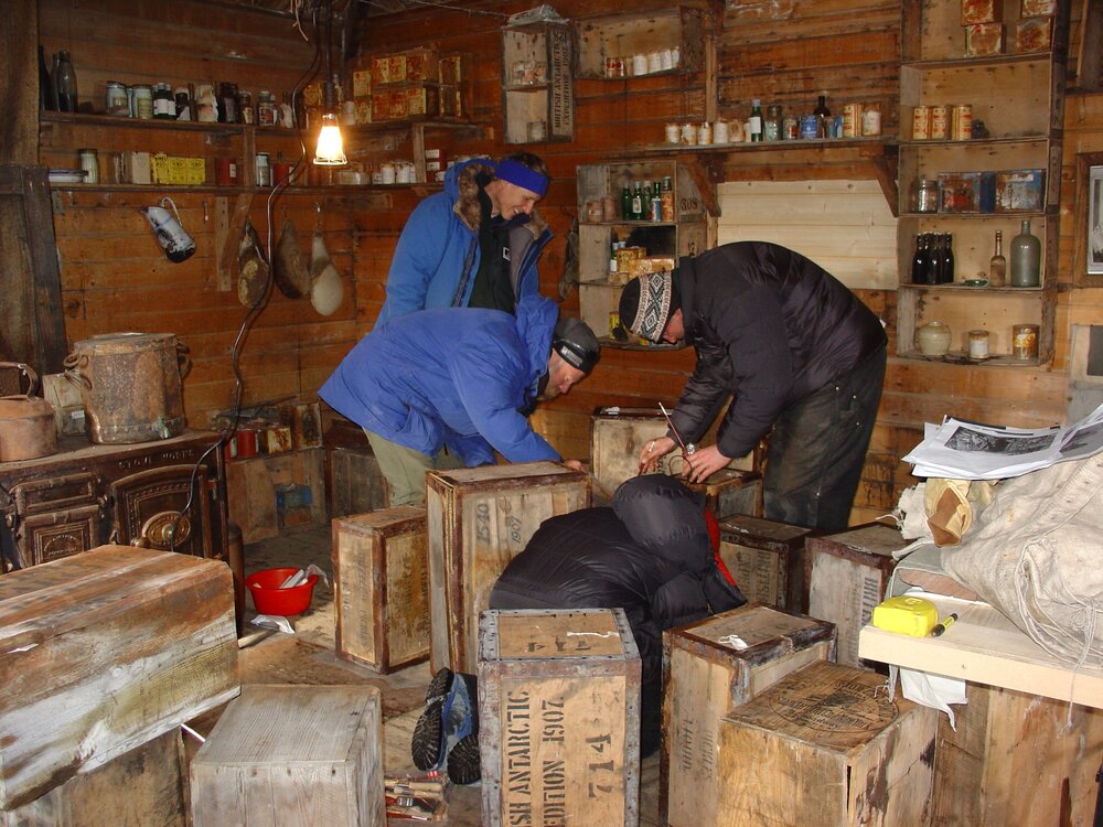 2006-07 Unpacking artefacts at Cape Royds