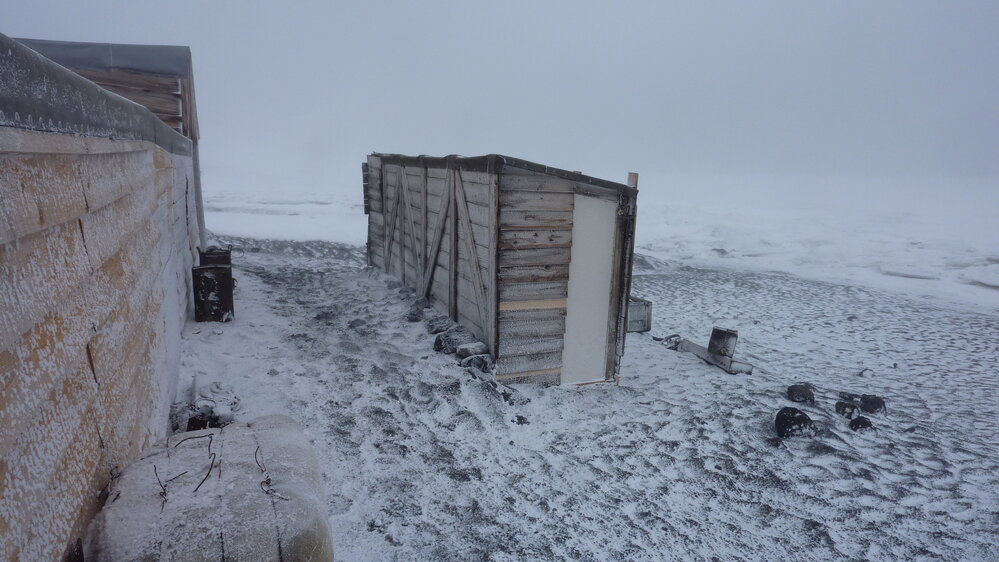 2010-11 Latrine repairs completed, Scott's 'Terra Nova' hut (001)