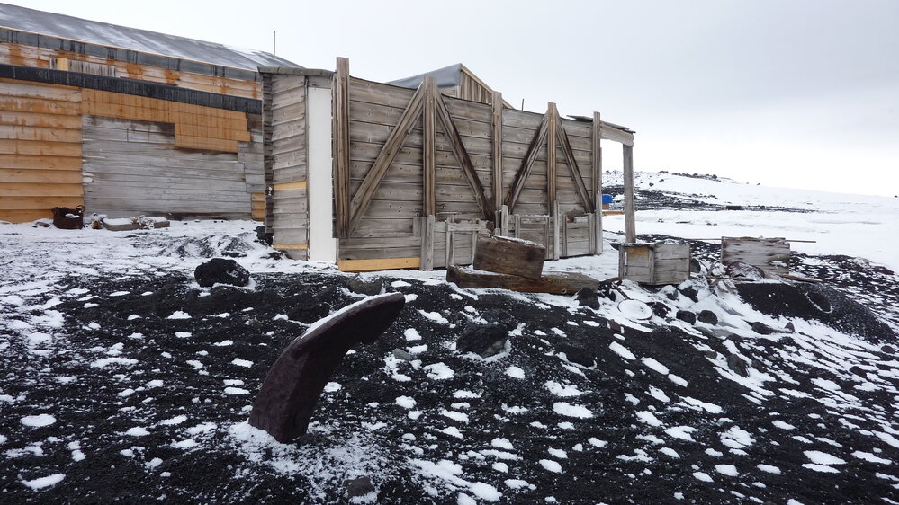 2010-11 Latrine repairs completed, Scott's 'Terra Nova' hut (014)