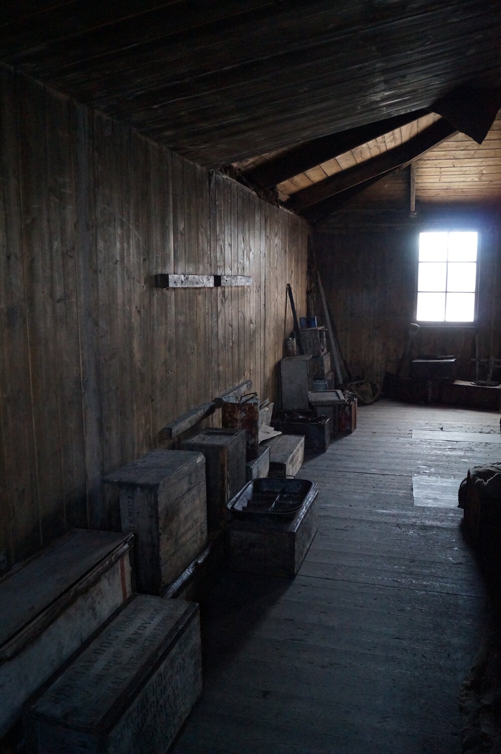 2014-15 Scott's 'Discovery' hut artefact repopulation, Main Space